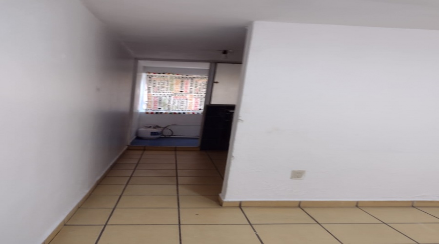 3 RECAMARAS
PLANTA BAJA
MUY COMODO
SALA, COMEDOR, COCINA INTEGRAL Y ESTUFA
ESTACIONAMIENTO CON PROTECCION
TODOS LOS SERVICIOS
PISOS LOSETA Y AZULEJO EN BAÑO