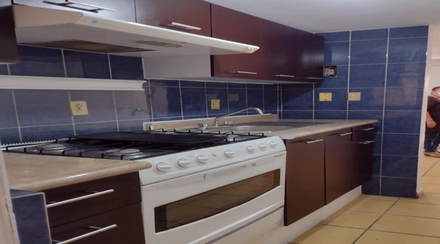 3 RECAMARAS
PLANTA BAJA
MUY COMODO
SALA, COMEDOR, COCINA INTEGRAL Y ESTUFA
ESTACIONAMIENTO CON PROTECCION
TODOS LOS SERVICIOS
PISOS LOSETA Y AZULEJO EN BAÑO