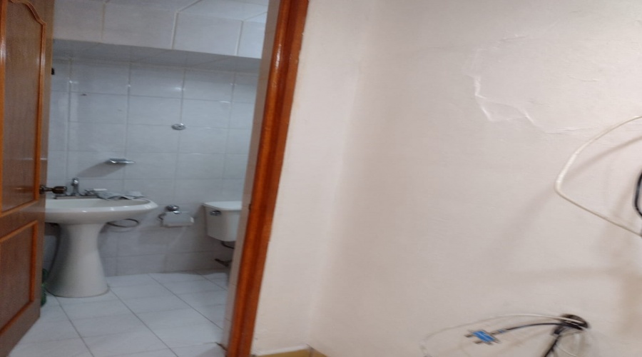 3 RECAMARAS
PLANTA BAJA
MUY COMODO
SALA, COMEDOR, COCINA INTEGRAL Y ESTUFA
ESTACIONAMIENTO CON PROTECCION
TODOS LOS SERVICIOS
PISOS LOSETA Y AZULEJO EN BAÑO