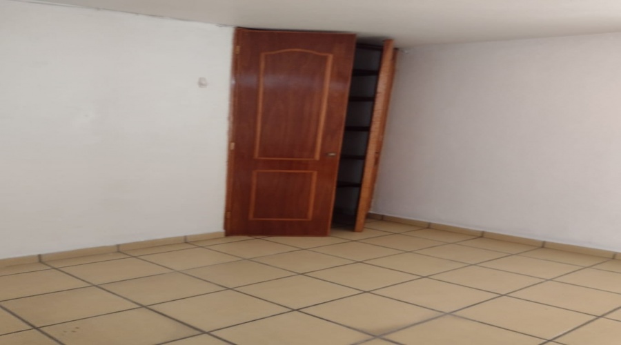 3 RECAMARAS
PLANTA BAJA
MUY COMODO
SALA, COMEDOR, COCINA INTEGRAL Y ESTUFA
ESTACIONAMIENTO CON PROTECCION
TODOS LOS SERVICIOS
PISOS LOSETA Y AZULEJO EN BAÑO